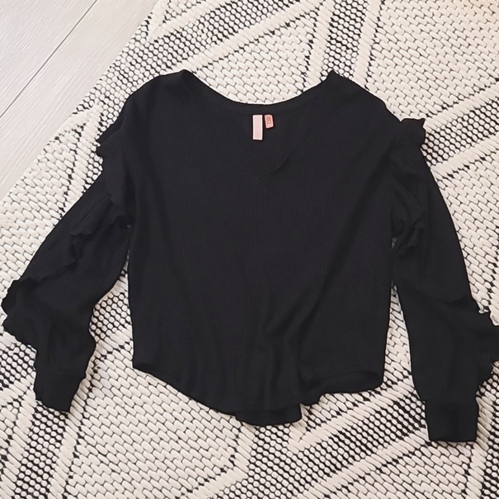 Anthro Ruffle Sleeve